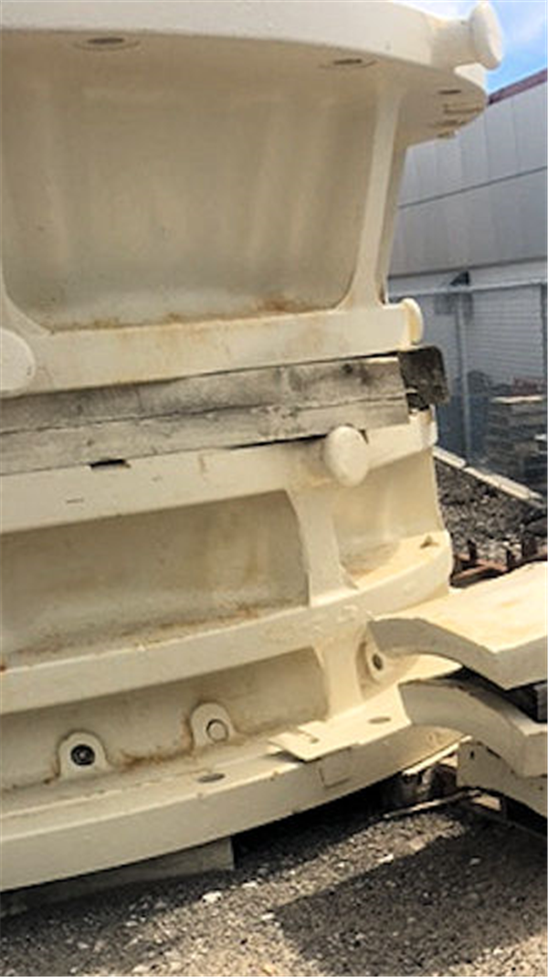 Allis Chalmers 54" X 74" Superior Gyratory Crusher, 1000 Hp)